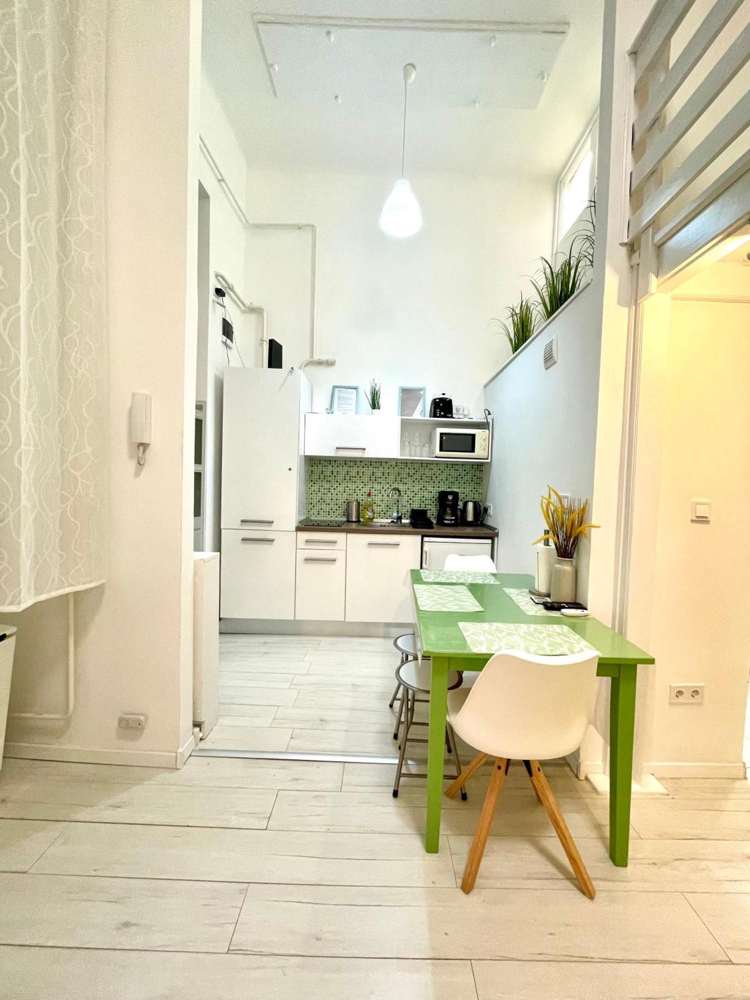 Teresian Apartment Near The Andrassy Street Free Air Conditioner Free Coffee Budapeşte Dış mekan fotoğraf