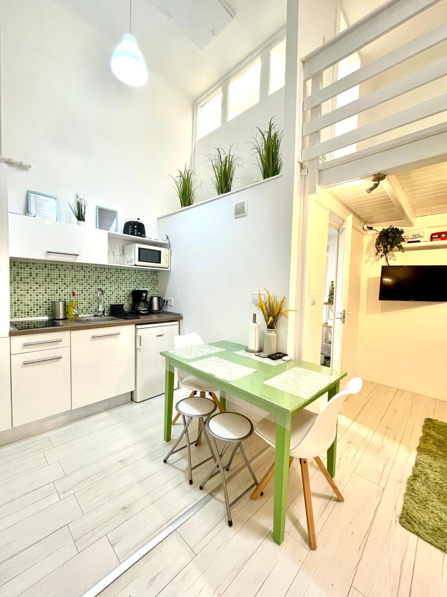 Teresian Apartment Near The Andrassy Street Free Air Conditioner Free Coffee Budapeşte Dış mekan fotoğraf