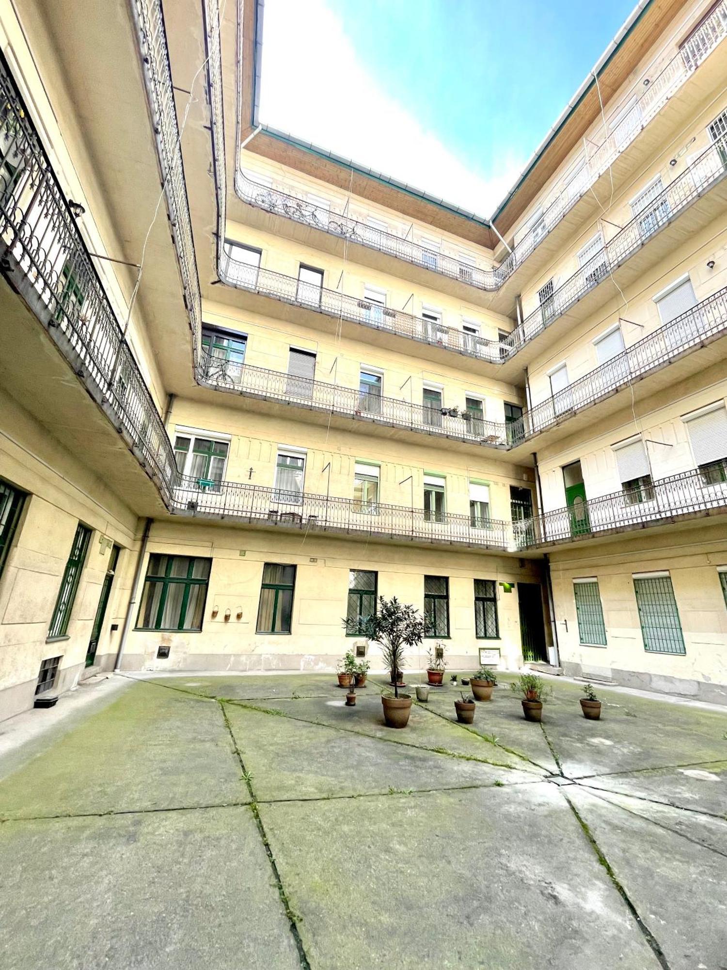 Teresian Apartment Near The Andrassy Street Free Air Conditioner Free Coffee Budapeşte Dış mekan fotoğraf
